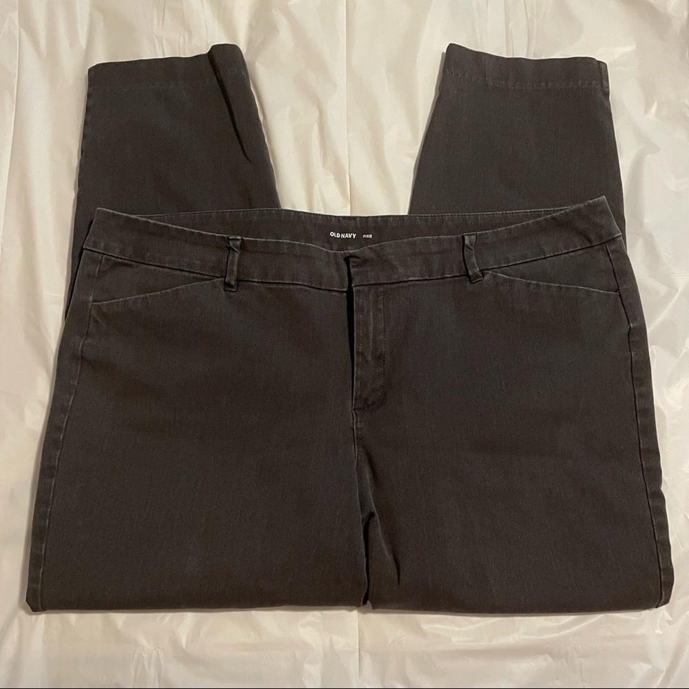 🌼 Bundle 2 for $20 🌼  Old Navy Gray Women’s Pixie Pants